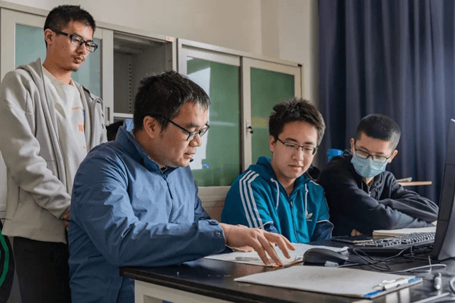 量子信息科学专业揭秘：从微观世界到未来科技的核心密码​